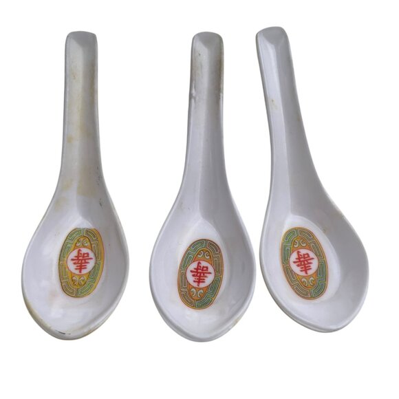 Set Of 3 White Melamine Chinese Soup Spoons With Red & Green Pattern Design - Picture 1 of 3